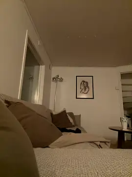 latina-pene online show from 10.14.25