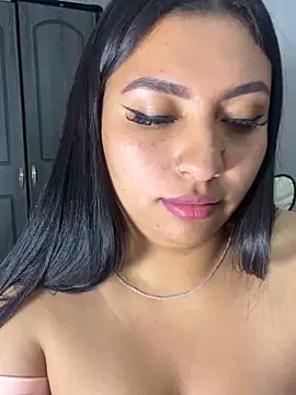 Snapshot of Issa_Santana chatting on 10.15.25 Issa Santana online show from 10.15.25