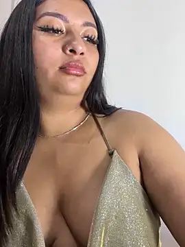 Snapshot of Issa_Santana chatting on 12.16.25 Issa Santana online show from 12.16.25