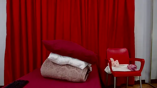 Snapshot of SexyBustyBoobs chatting on 10.28.25 SexyBustyBoobs online show from 10.28.25