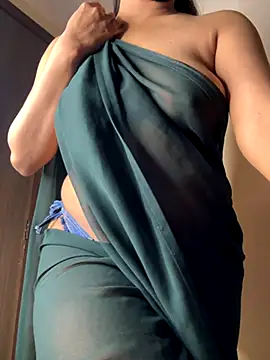 Snapshot of Cute-Sakhi chatting on 10.22.25 Cute-Sakhi online show from 10.22.25