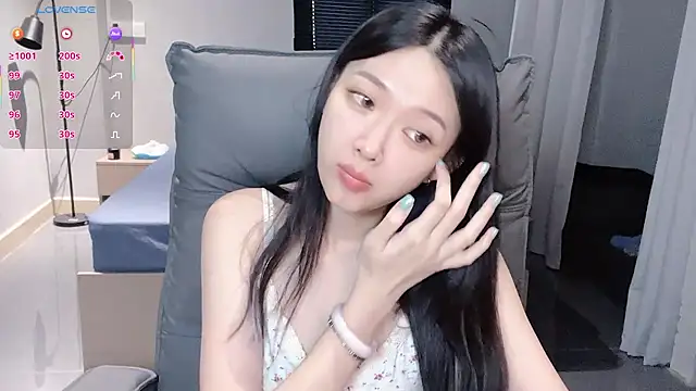 NiNi-baby520 online show from 10.21.25