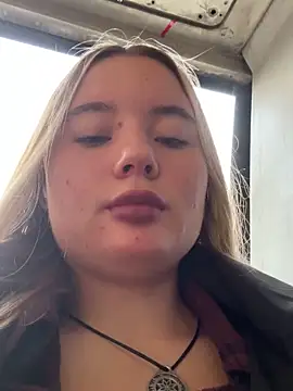 StephanieMur online show from 09.18.25