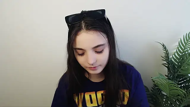 Sun Shine   online show from 10.18.25