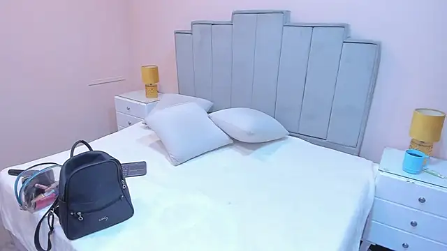 gabriela lux online show from 09.24.25