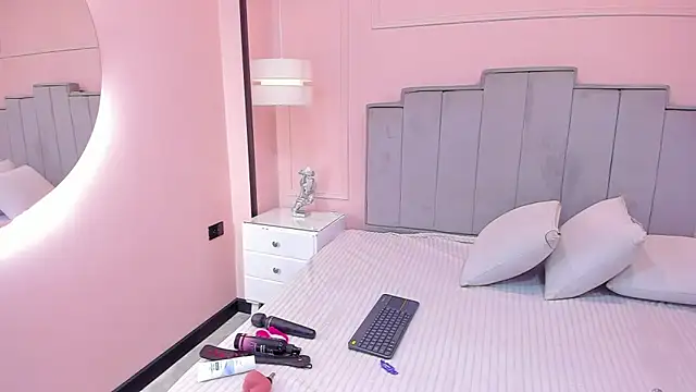 gabriela lux online show from 10.16.25