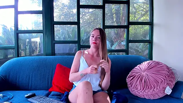 Snapshot of Angiehuston1 chatting on 02.21.26 Angiehuston1 online show from 02.21.26