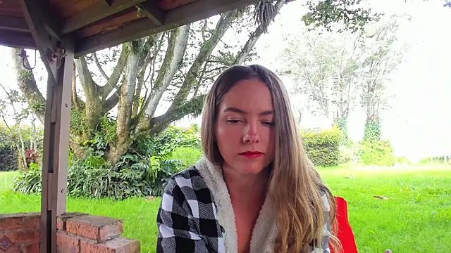 Snapshot of Angiehuston1 chatting on 02.27.26 Angiehuston1 online show from 02.27.26