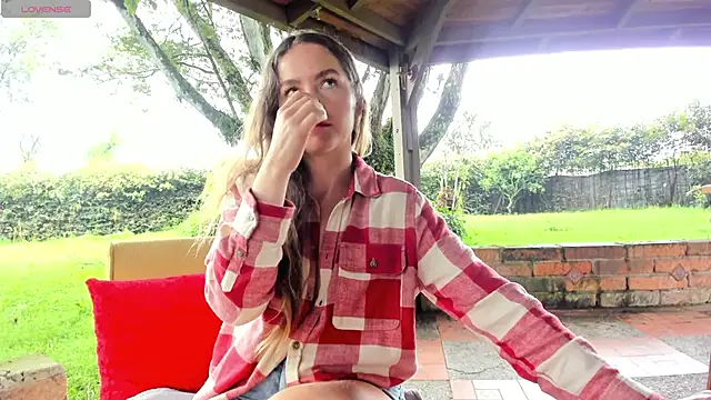 Angiehuston1 online show from 04.17.26