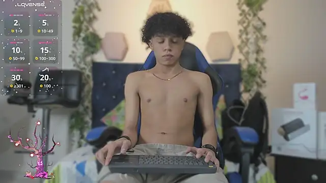 Snapshot of _taylor_black chatting on 11.20.25 taylor black online show from 11.20.25