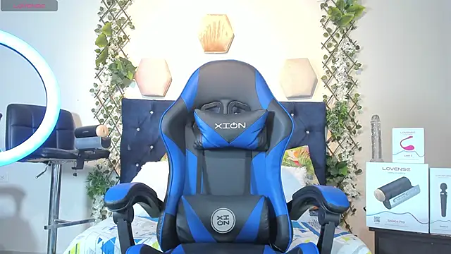 Snapshot of _taylor_black chatting on 11.22.25 taylor black online show from 11.22.25