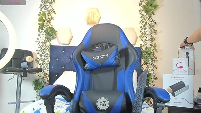 Snapshot of _taylor_black chatting on 11.24.25 taylor black online show from 11.24.25