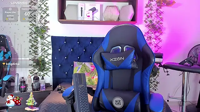 Snapshot of _taylor_black chatting on 12.01.25 taylor black online show from 12.01.25