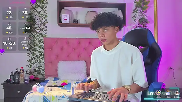 Snapshot of _taylor_black chatting on 02.10.26 taylor black online show from 02.10.26