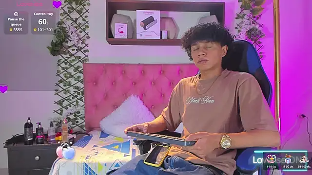 Snapshot of _taylor_black chatting on 02.11.26 taylor black online show from 02.11.26