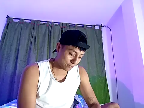 Snapshot of dereck14c chatting on 01.12.26 dereck14c online show from 01.12.26