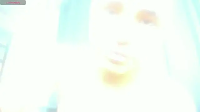 lianfox  online show from 09.20.25