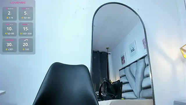 lianfox  online show from 02.15.26