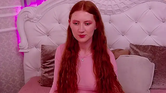 SaraMoor online show from 10.06.25