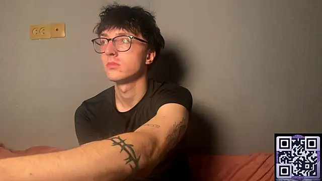 Snapshot of 8goat chatting on 10.21.25 8goat online show from 10.21.25