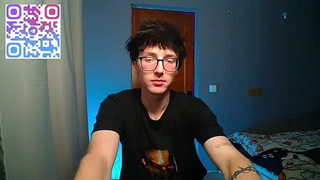 Snapshot of 8goat chatting on 10.25.25 8goat online show from 10.25.25