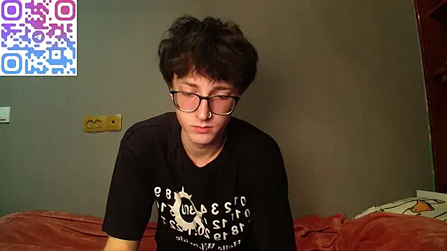 Snapshot of 8goat chatting on 10.29.25 8goat online show from 10.29.25