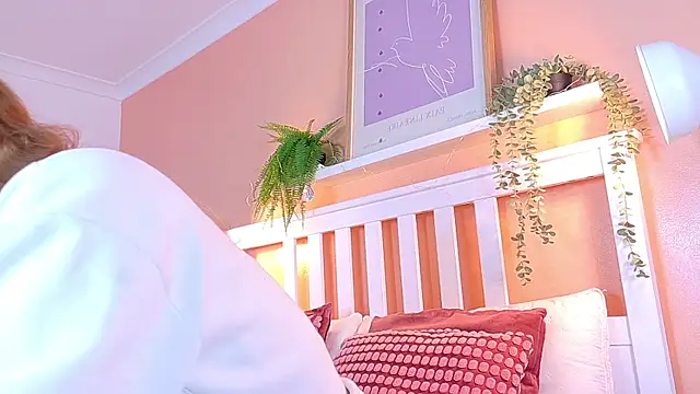 Snapshot of BelaMiller_ chatting on 10.14.25 BelaMiller online show from 10.14.25