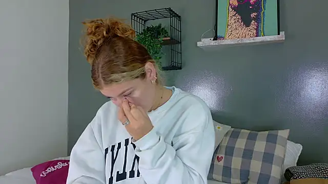 Snapshot of BelaMiller_ chatting on 11.03.25 BelaMiller online show from 11.03.25