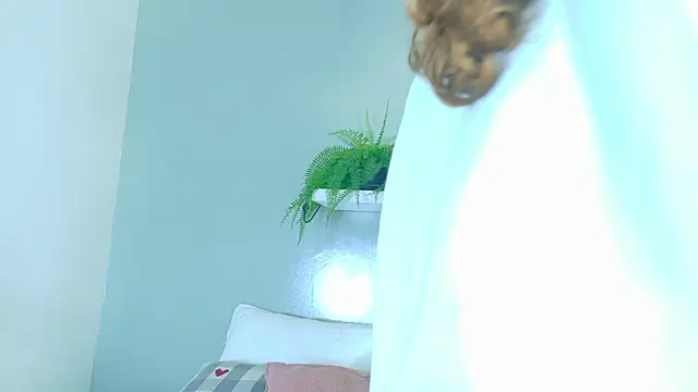 Snapshot of BelaMiller_ chatting on 11.06.25 BelaMiller online show from 11.06.25