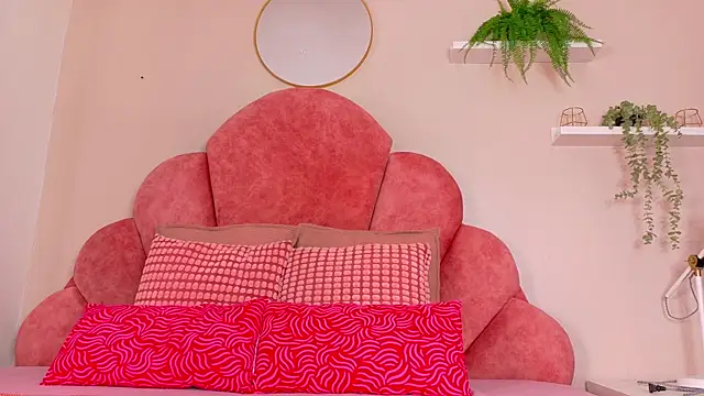 TiffValentinee  online show from 10.10.25