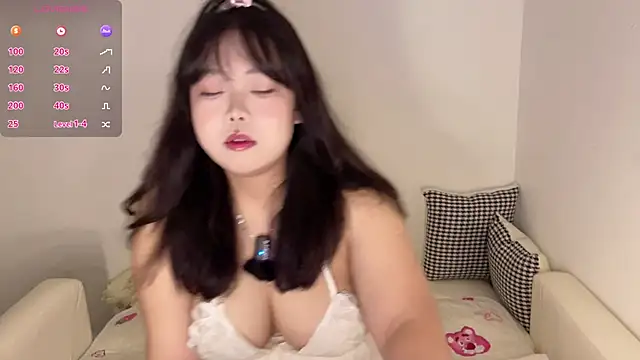 Kittenfishing online show from 09.10.25