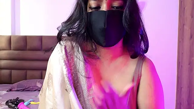 Snapshot of Gulaboo100 chatting on 11.22.25 Gulaboo100 online show from 11.22.25