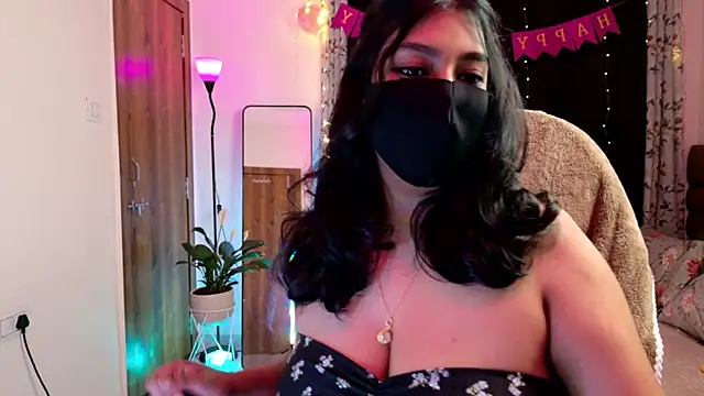 Snapshot of Gulaboo100 chatting on 01.11.26 Gulaboo100 online show from 01.11.26