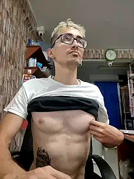 moorejhosua online show from 10.04.25