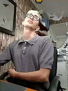 moorejhosua online show from 10.14.25