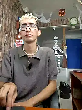 moorejhosua online show from 10.26.25