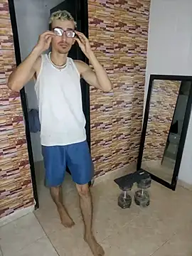 moorejhosua online show from 11.04.25