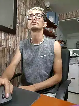 moorejhosua online show from 11.05.25