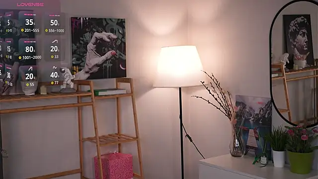 MoiraEger online show from 09.25.25