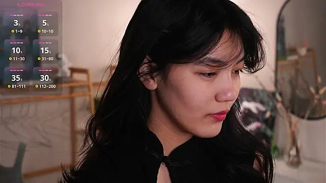 MoiraEger online show from 10.11.25