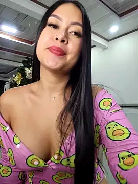 CrisMarulanda online show from 11.20.25