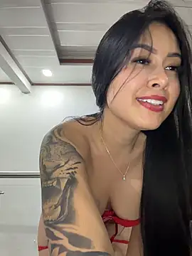 CrisMarulanda online show from 06.21.26