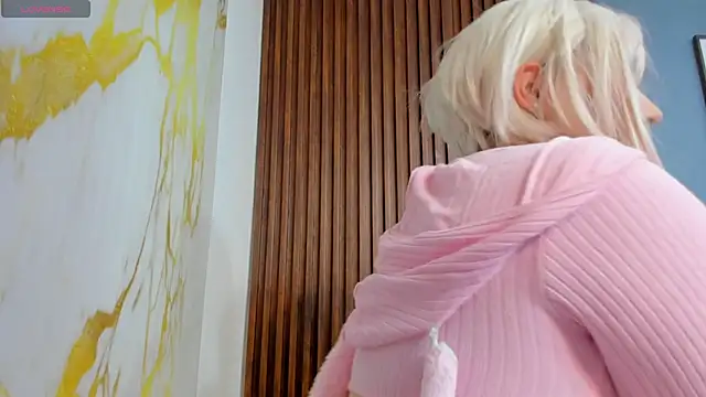 Snapshot of hinata_dolly chatting on 09.24.25 hinata dolly online show from 09.24.25