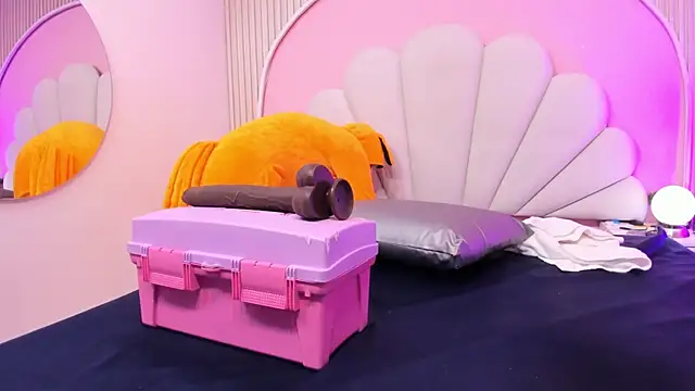 Snapshot of hinata_dolly chatting on 11.08.25 hinata dolly online show from 11.08.25