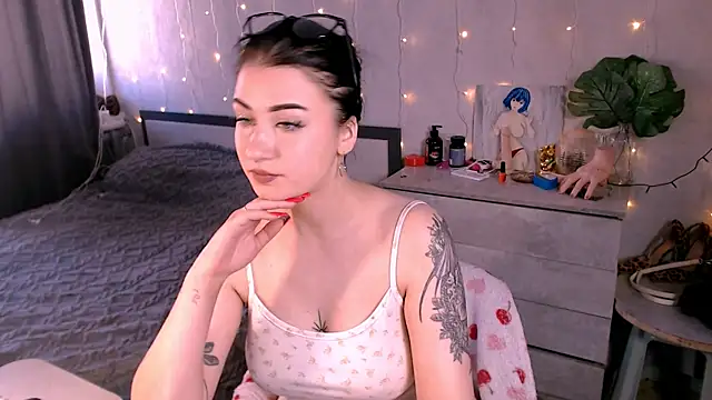 Katie Kiss online show from 06.03.26
