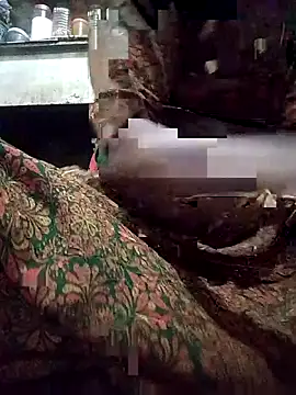 Snapshot of aunty_sumy chatting on 10.23.25 aunty sumy online show from 10.23.25