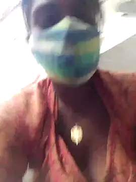 Snapshot of aunty_sumy chatting on 11.14.25 aunty sumy online show from 11.14.25