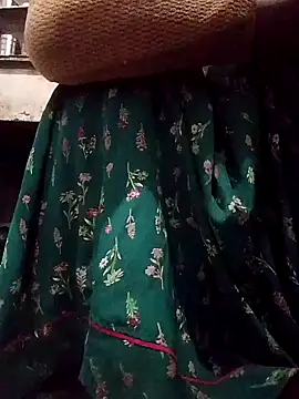 Snapshot of aunty_sumy chatting on 11.15.25 aunty sumy online show from 11.15.25