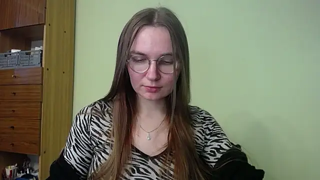 LooveELLYx online show from 12.02.24