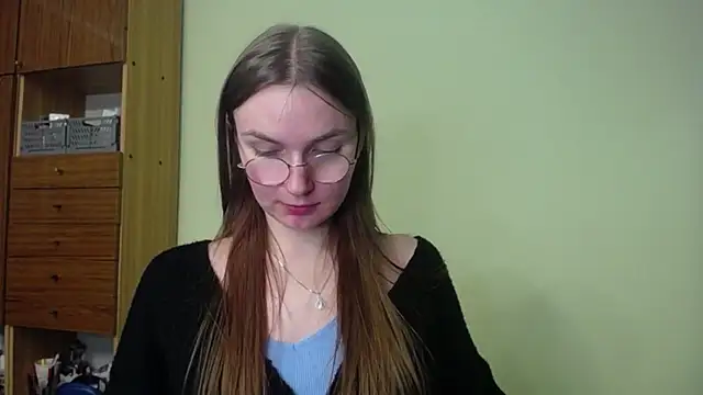 LooveELLYx online show from 12.03.24